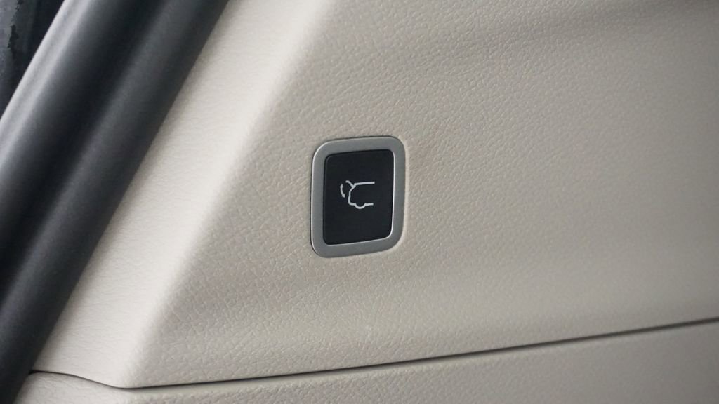 Used 2023 Chrysler Pacifica Limited image 19