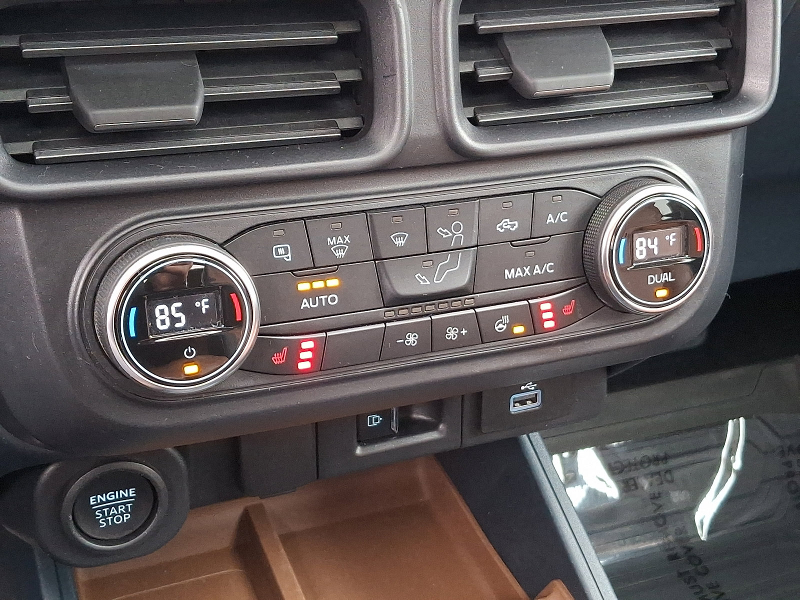 Used 2022 Ford Maverick Lariat w/ Lariat Luxury Package image 16