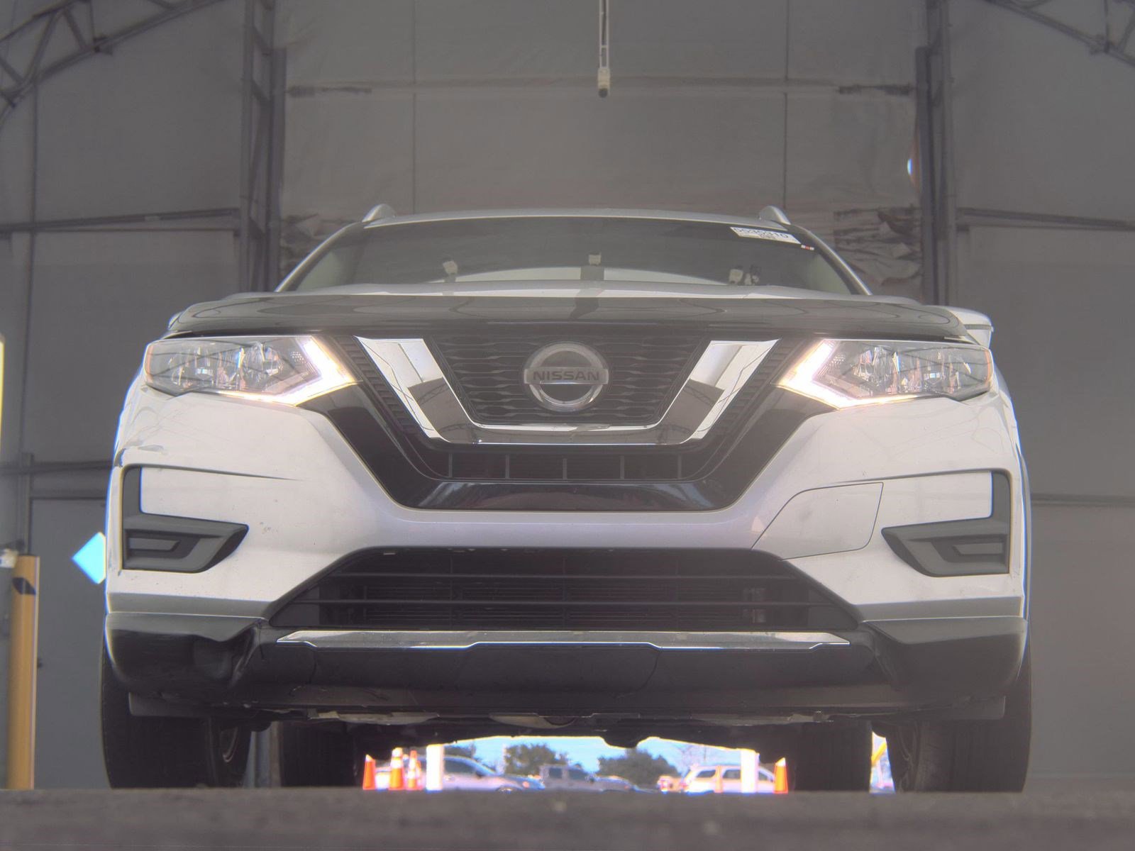 Used 2018 Nissan Rogue SV image 4