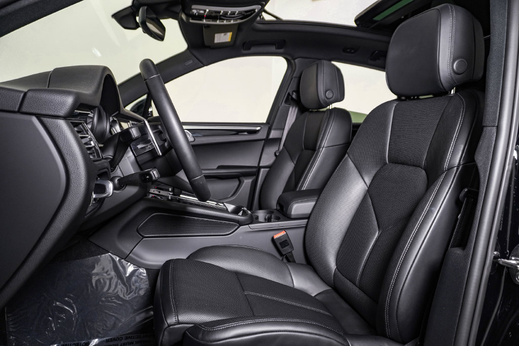 Certified 2026 Porsche Macan S AWD/4WD image 5