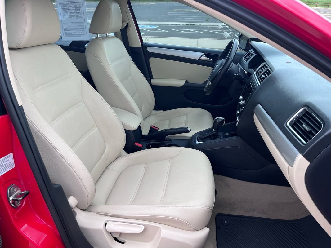 Used 2012 Volkswagen Jetta SEL FWD image 19