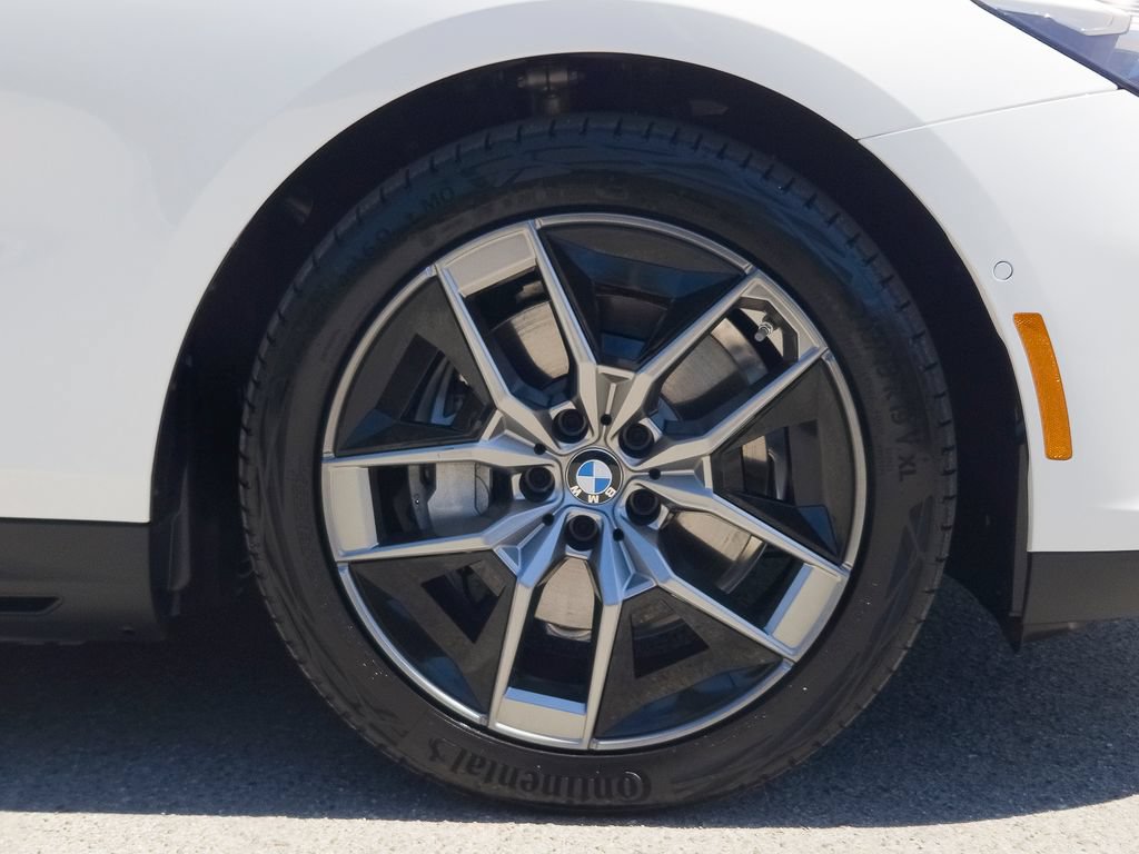 Used 2026 BMW i5 eDrive40 RWD image 7