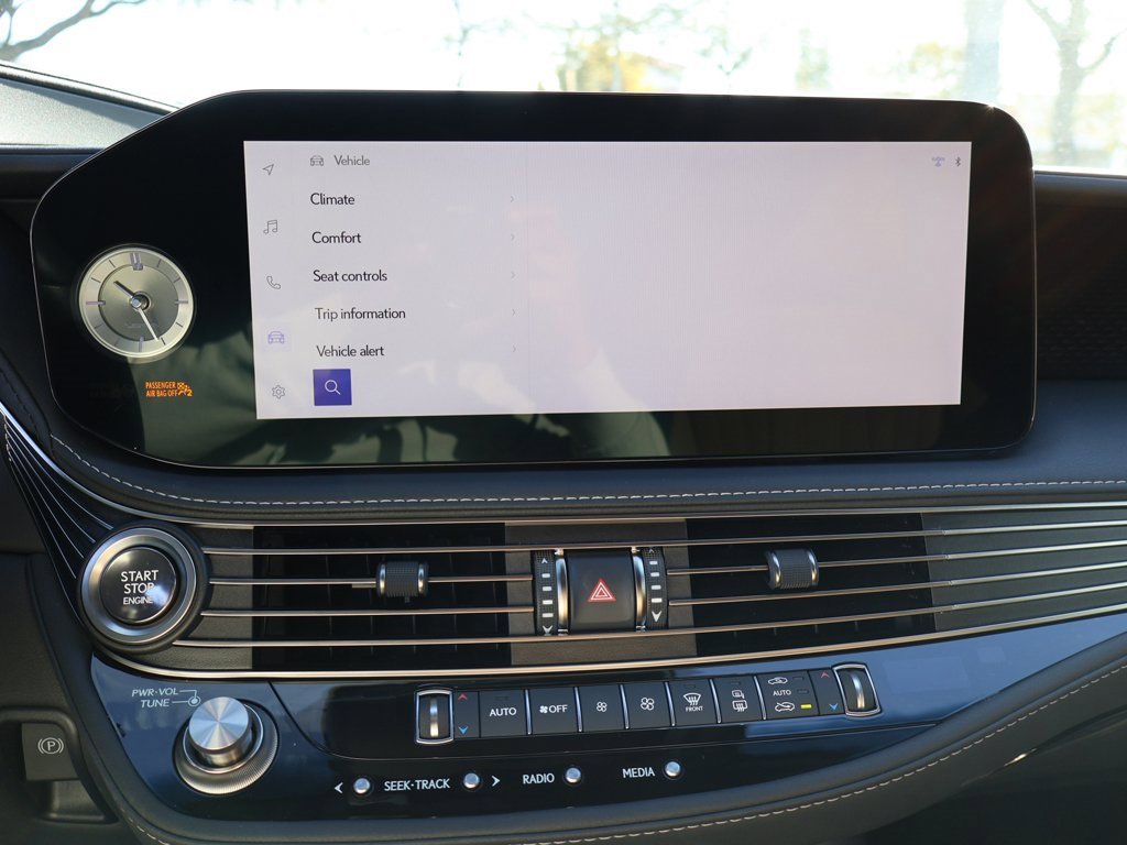 Used 2023 Lexus LS 500 w/ Luxury Package image 58