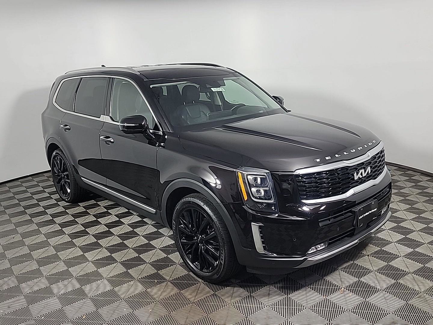 Used 2022 Kia Telluride SX w/ SX Prestige Package image 2