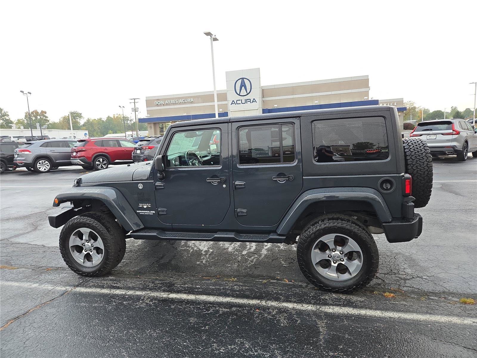 Used 2017 Jeep Wrangler Unlimited Sahara w/ Connectivity Group image 25