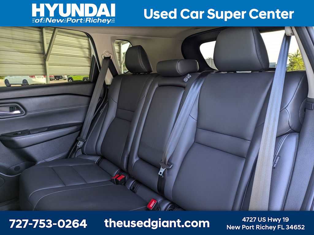 Used 2025 Nissan Rogue SL image 16