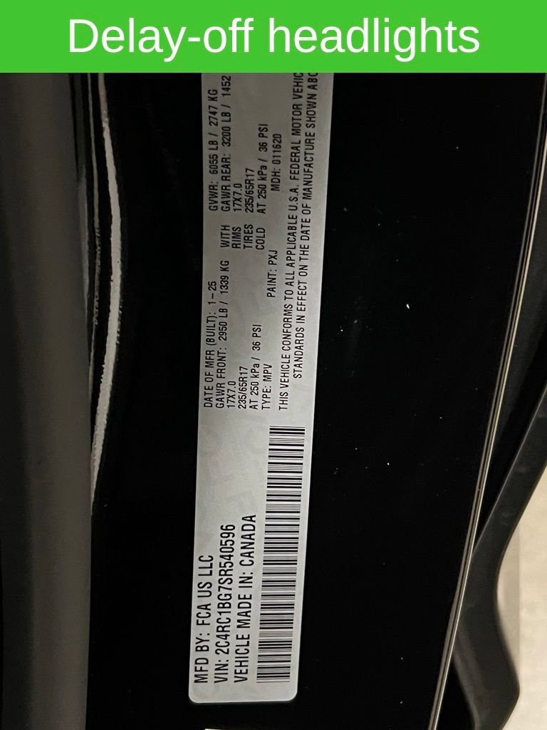 Used 2025 Chrysler Pacifica Select FWD image 27