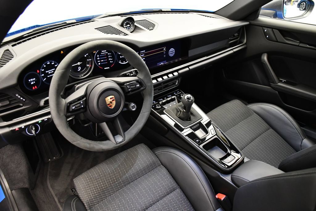 Used 2024 Porsche 911 Carrera T image 4