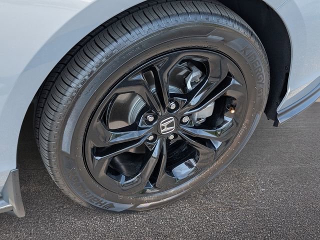 Used 2025 Honda Accord SE image 6