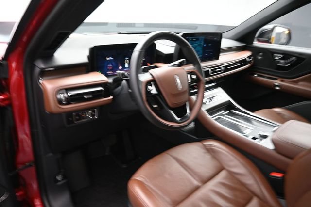 Certified 2025 Lincoln Aviator Reserve w/ Illumination Package AWD/4WD image 9