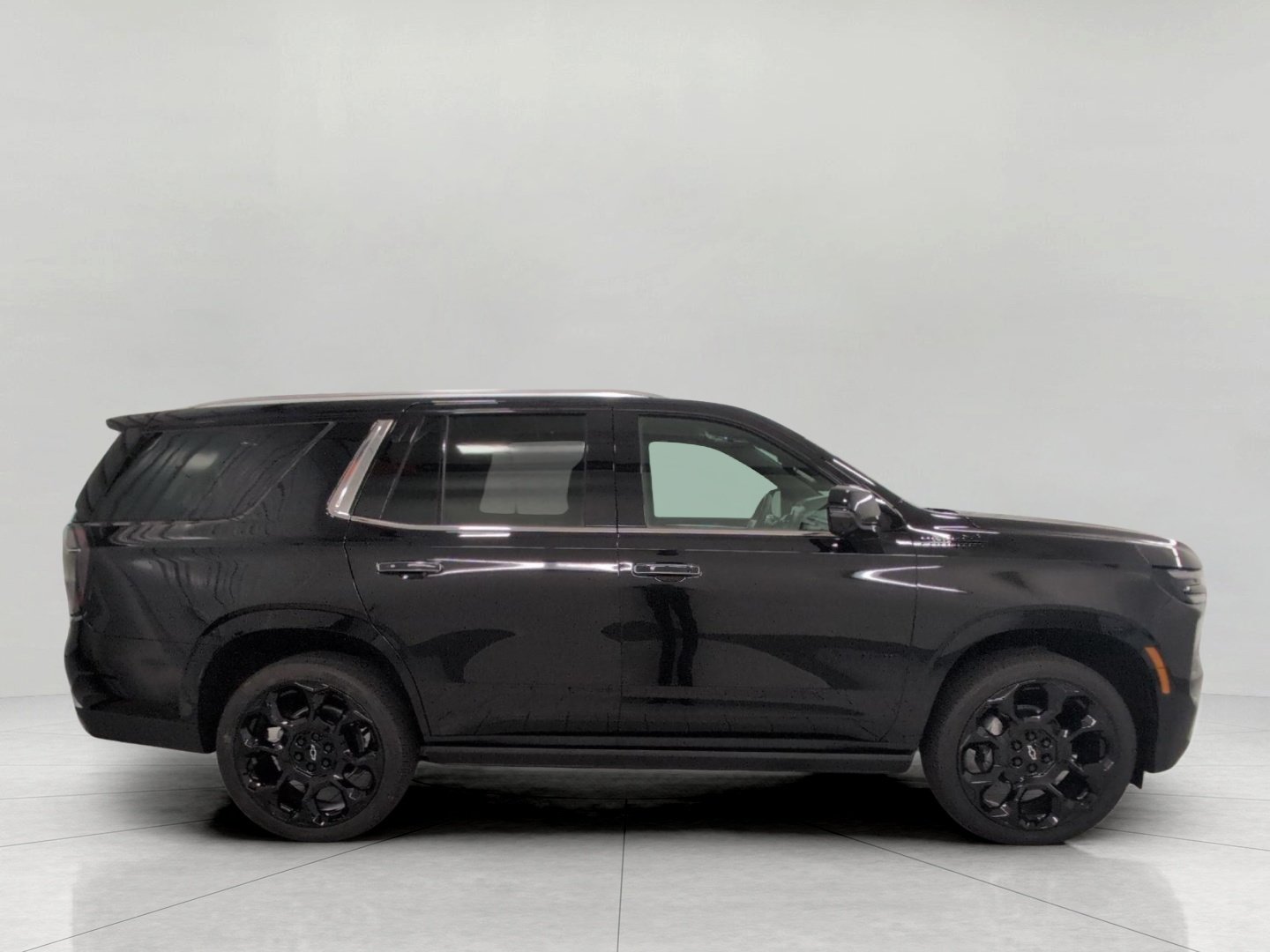 Certified 2025 Chevrolet Tahoe High Country AWD/4WD image 11