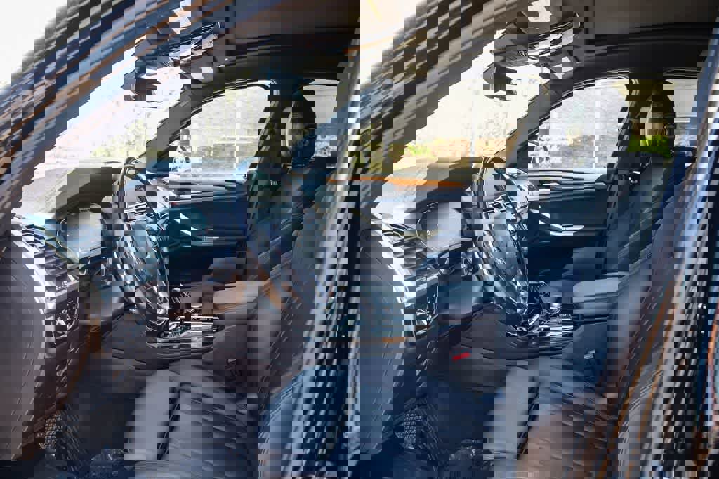 Used 2021 BMW X4 xDrive30i w/ Convenience Package image 16