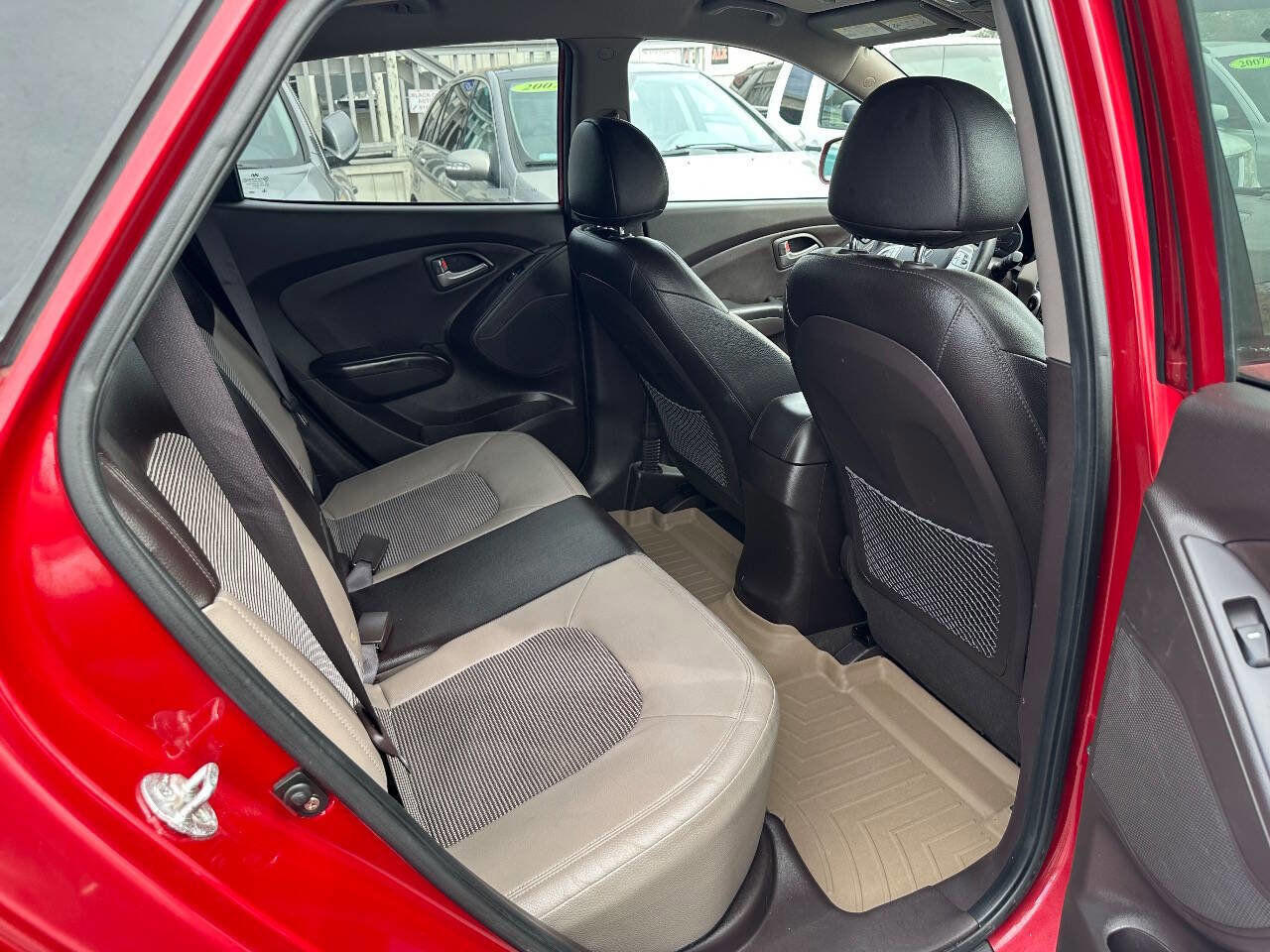 Used 2011 Hyundai Tucson GLS image 18