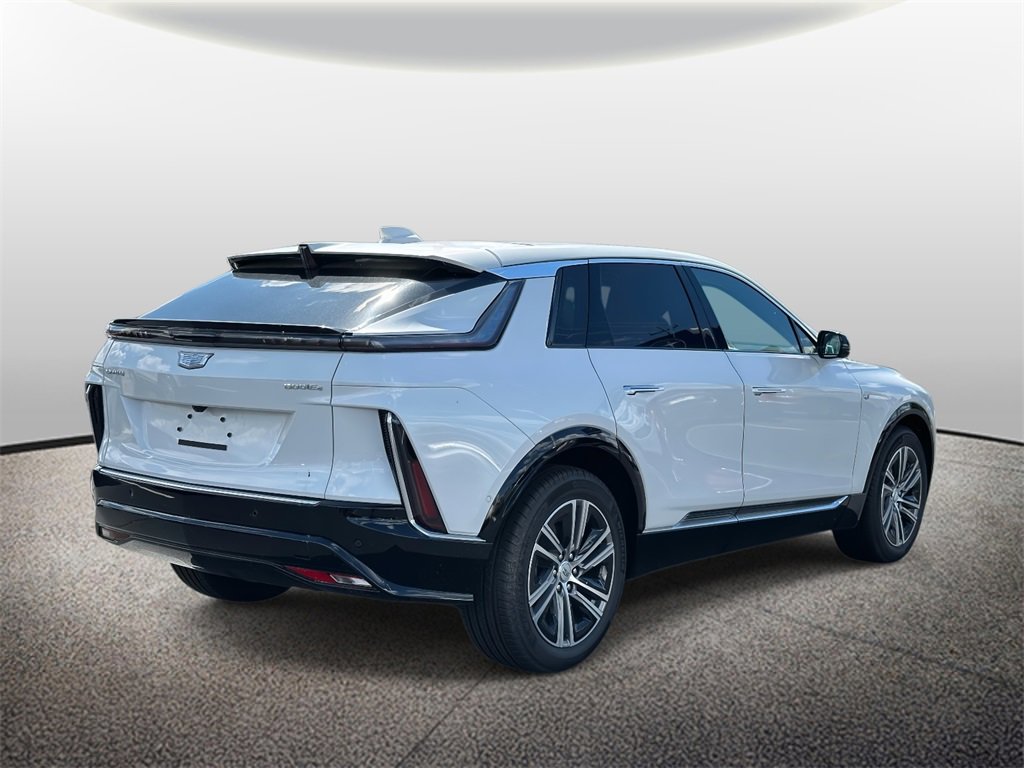 New 2025 Cadillac Lyriq Luxury image 2