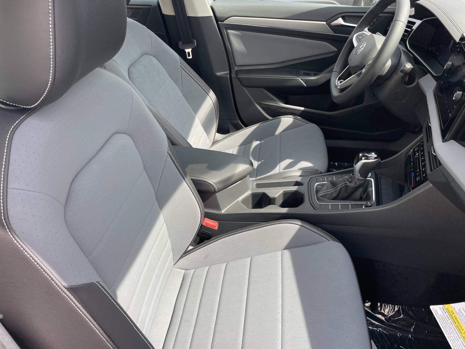 New 2026 Volkswagen Jetta SE FWD image 28