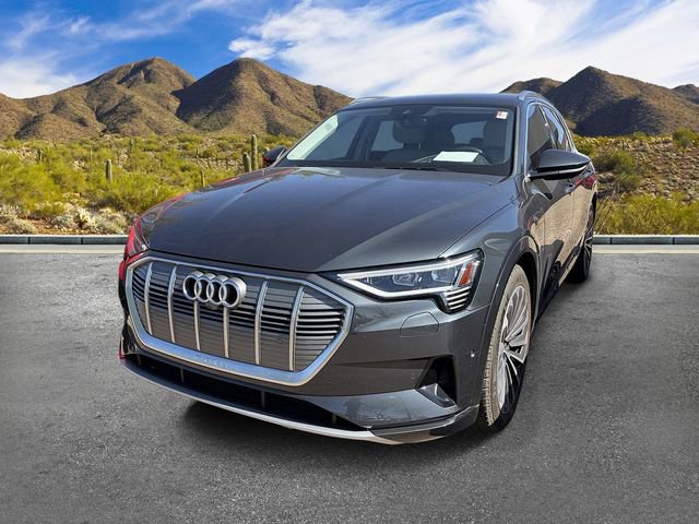 Used 2019 Audi e-tron Prestige w/ Prestige Package AWD/4WD image 2