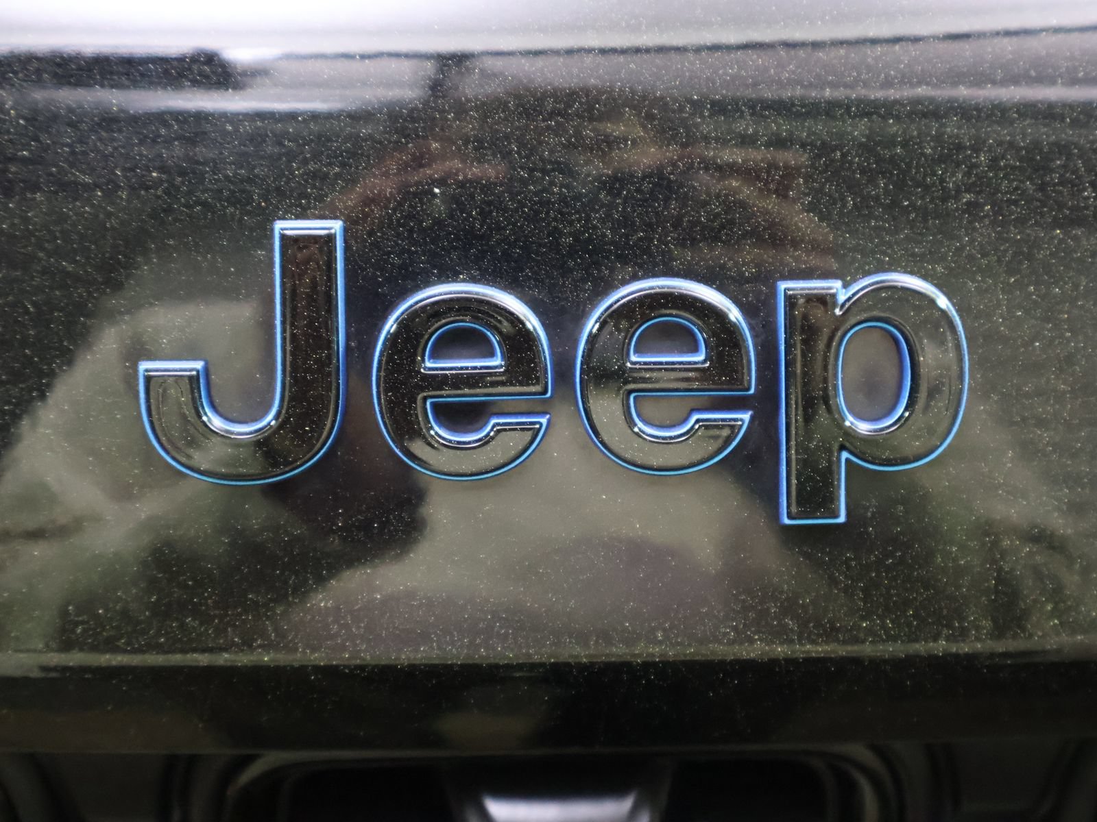 Used 2024 Jeep Grand Cherokee Trailhawk w/ Advanced Protech Group II AWD/4WD image 18