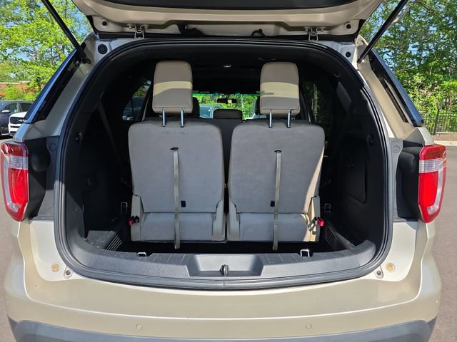 Used 2017 Ford Explorer XLT image 14