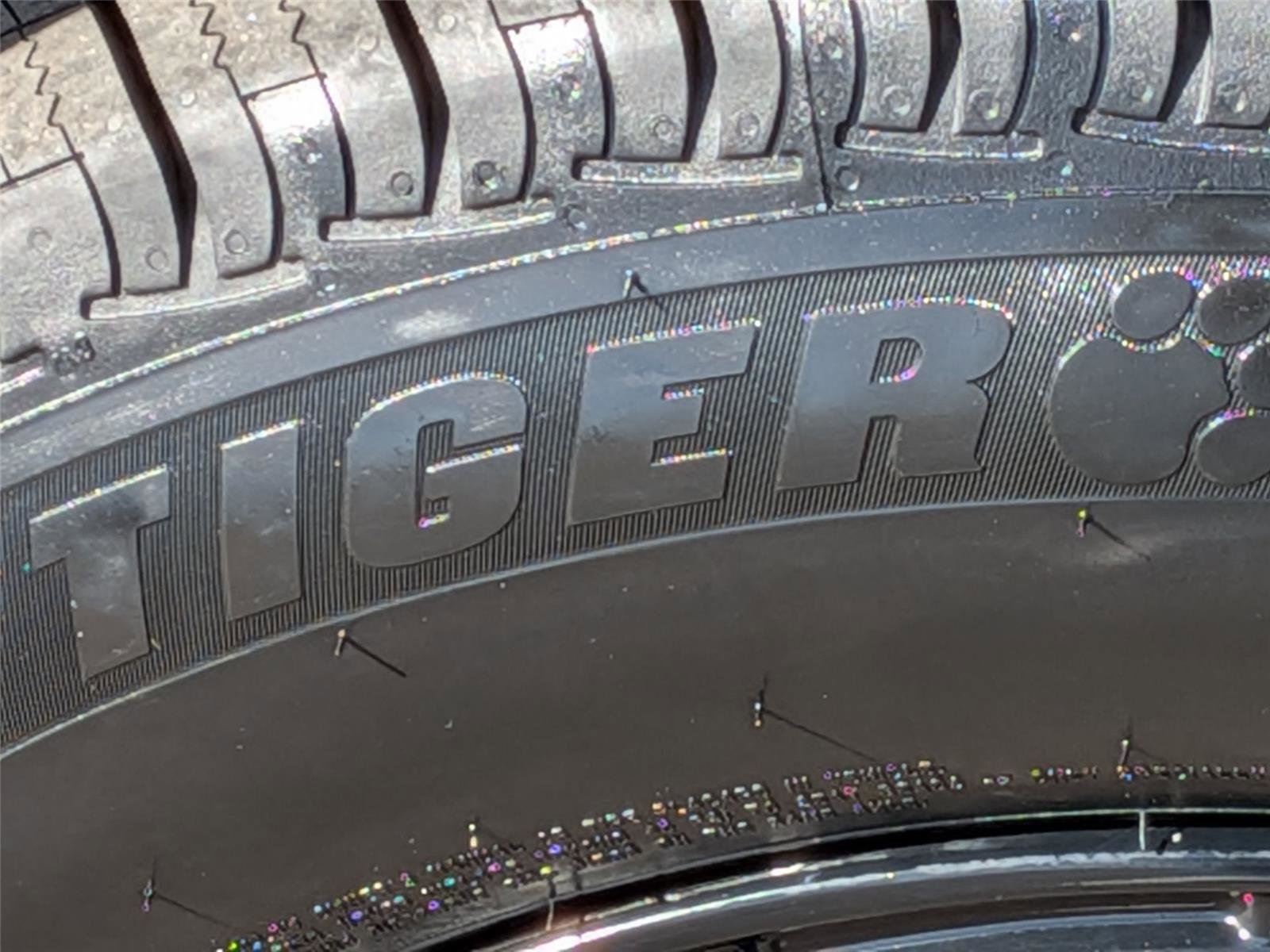 Used 2021 Toyota RAV4 XLE image 10