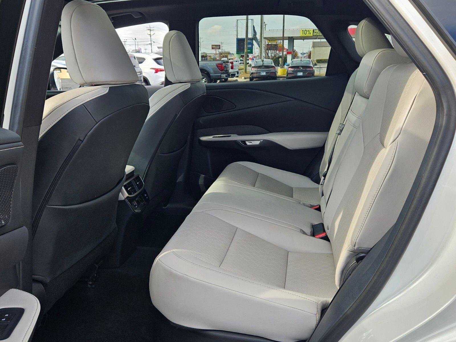 Used 2023 Lexus RX 350 Premium Plus w/ Accessory Package image 6