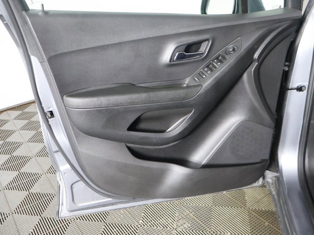 Used 2020 Chevrolet Trax LS w/ Tint and Cruise Package image 19
