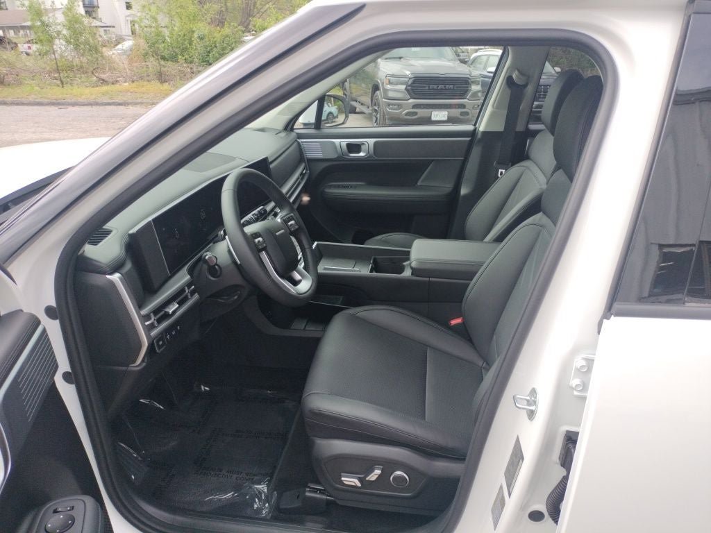 Used 2025 Hyundai Santa Fe SEL FWD image 30