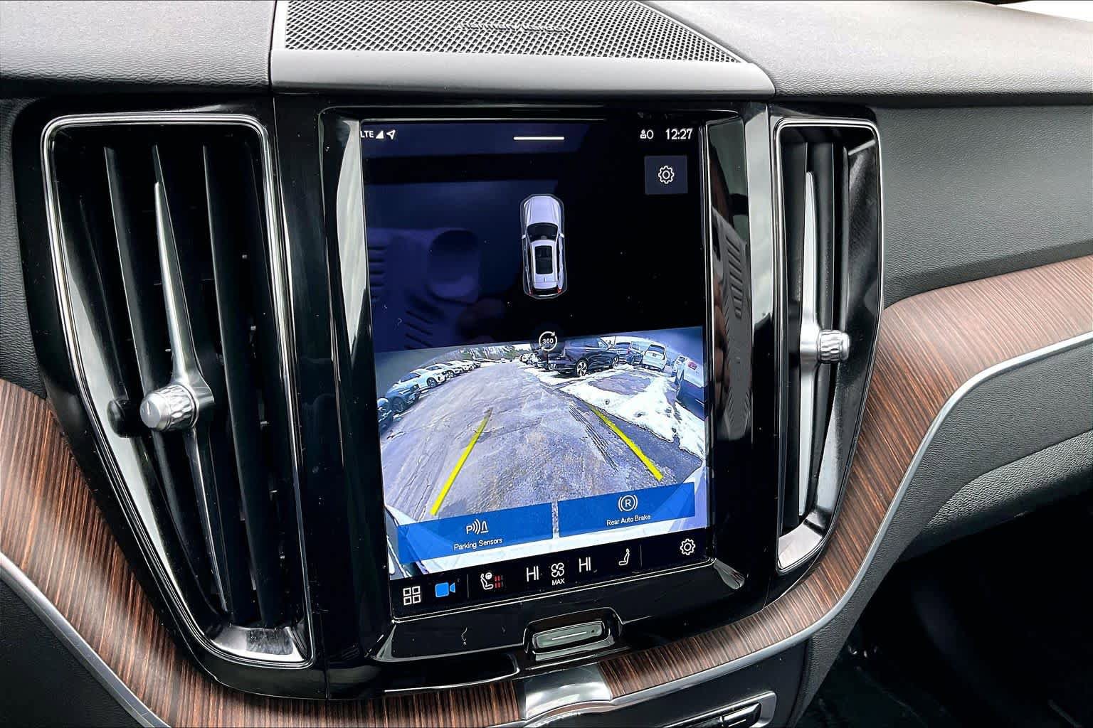 Certified 2023 Volvo XC60 B5 Plus w/ Climate Package image 28