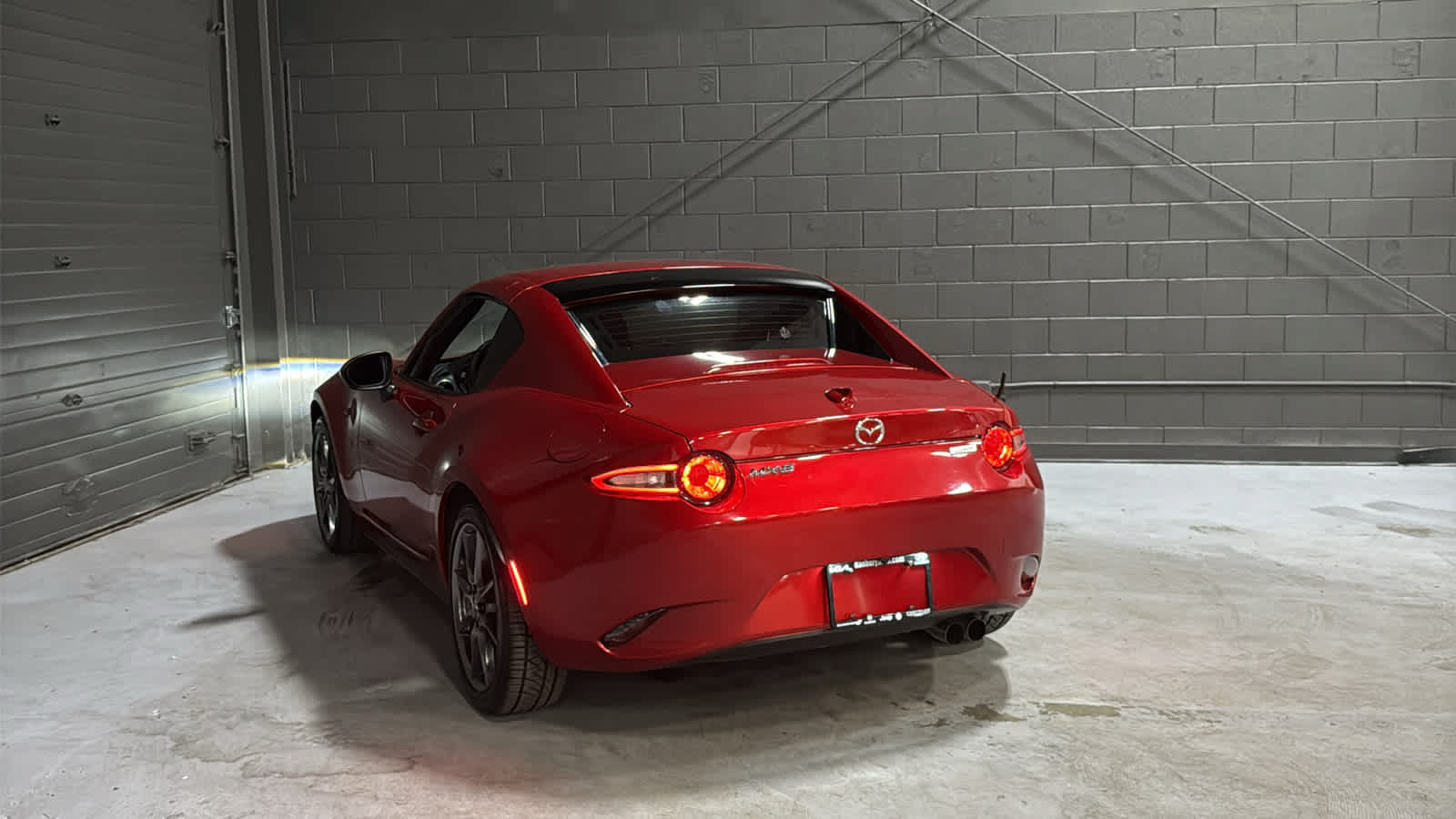 Used 2017 MAZDA MX-5 Miata RF Grand Touring RWD image 6