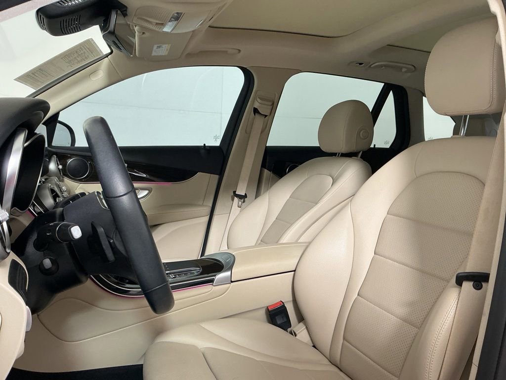 Used 2022 Mercedes-Benz GLC 300 image 22