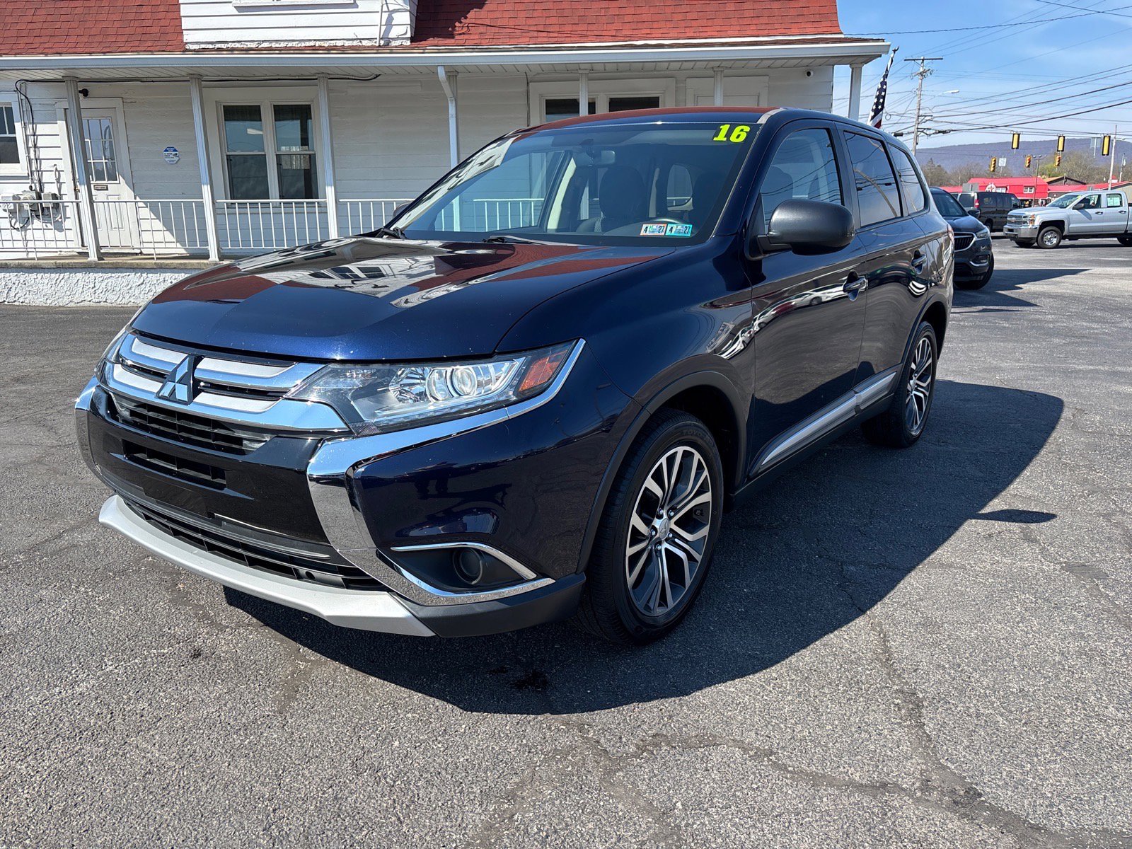 Used 2016 Mitsubishi Outlander ES AWD/4WD image 3