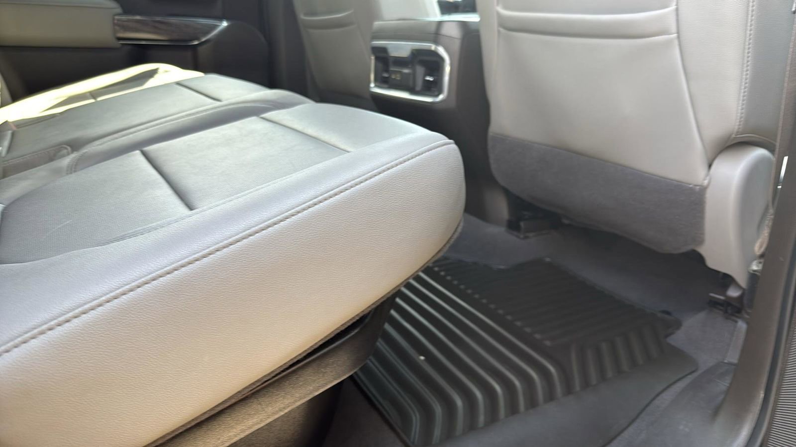 Used 2022 Chevrolet Silverado 1500 LTZ w/ Z71 Off-Road Package image 26