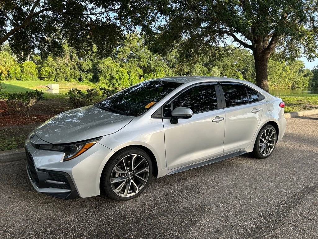 Used 2020 Toyota Corolla SE FWD image 2