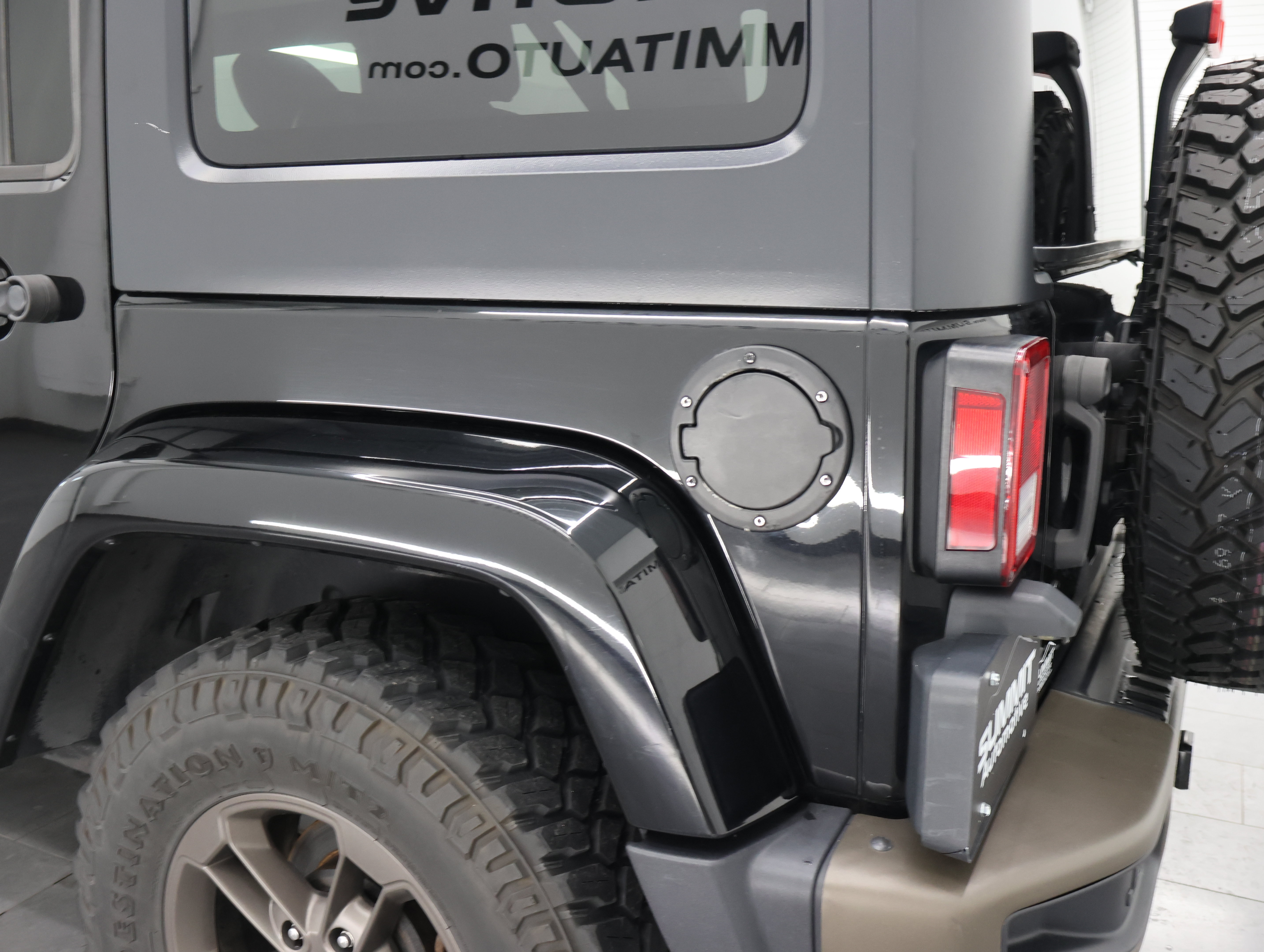 Used 2016 Jeep Wrangler Unlimited Sahara AWD/4WD image 30