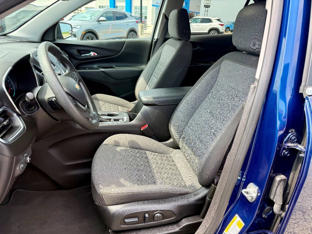 Used 2023 Chevrolet Equinox LT w/ LPO, Floor Liner Package image 11