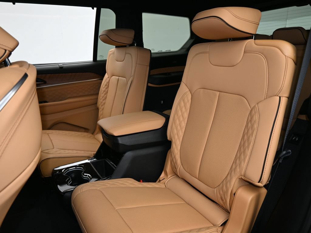 New 2025 Jeep Grand Cherokee L Summit AWD/4WD image 31
