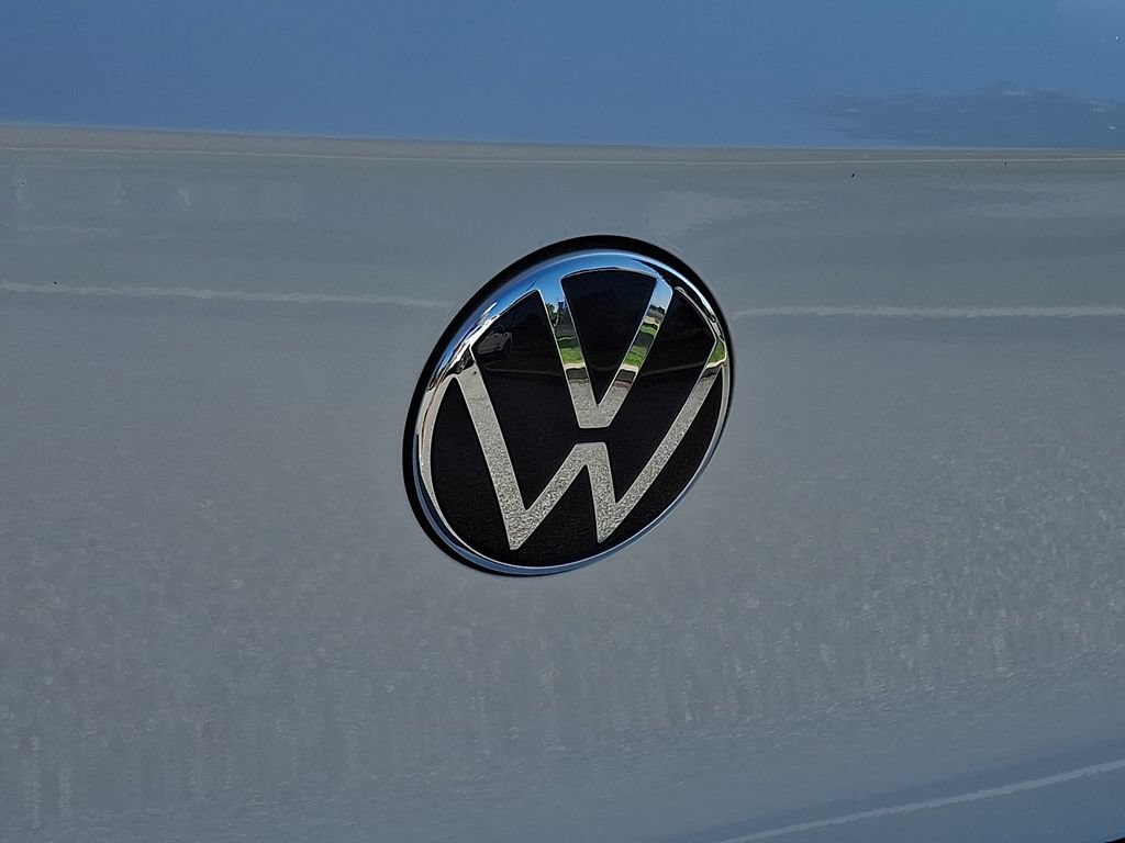 Used 2024 Volkswagen GTI SE w/ SE Leather Seats Package FWD image 29
