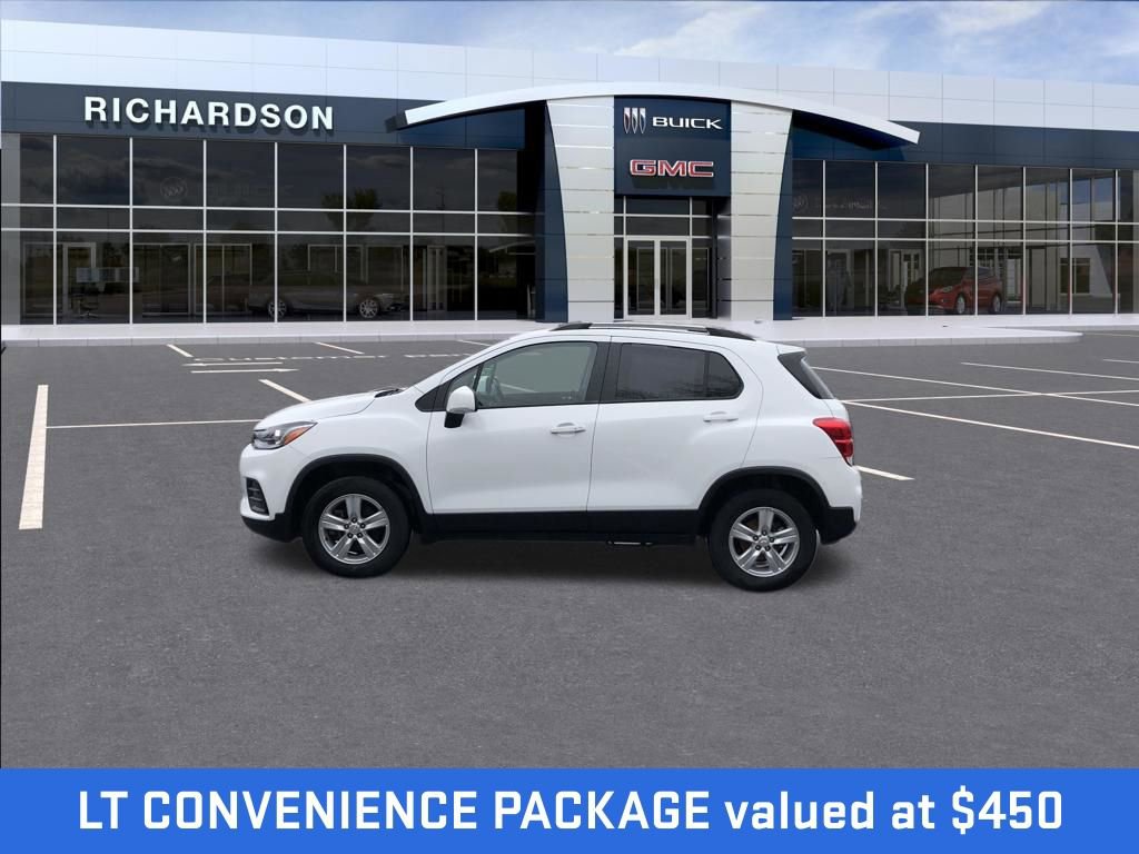 Used 2022 Chevrolet Trax LT w/ LT Convenience Package image 2