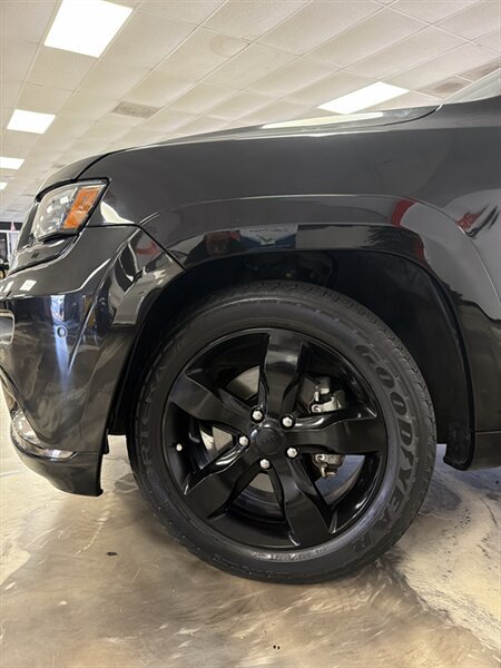 Used 2015 Jeep Grand Cherokee High Altitude RWD image 6