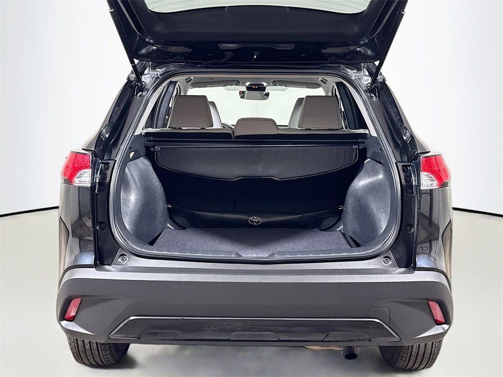 Used 2022 Toyota Corolla Cross LE image 23