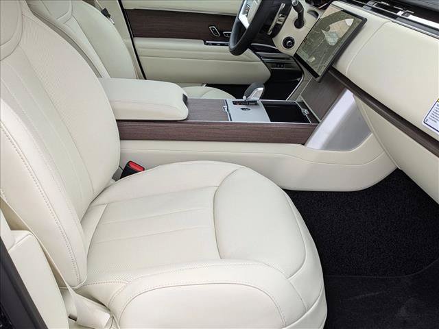 New 2026 Land Rover Range Rover Long Wheelbase SE AWD/4WD image 18