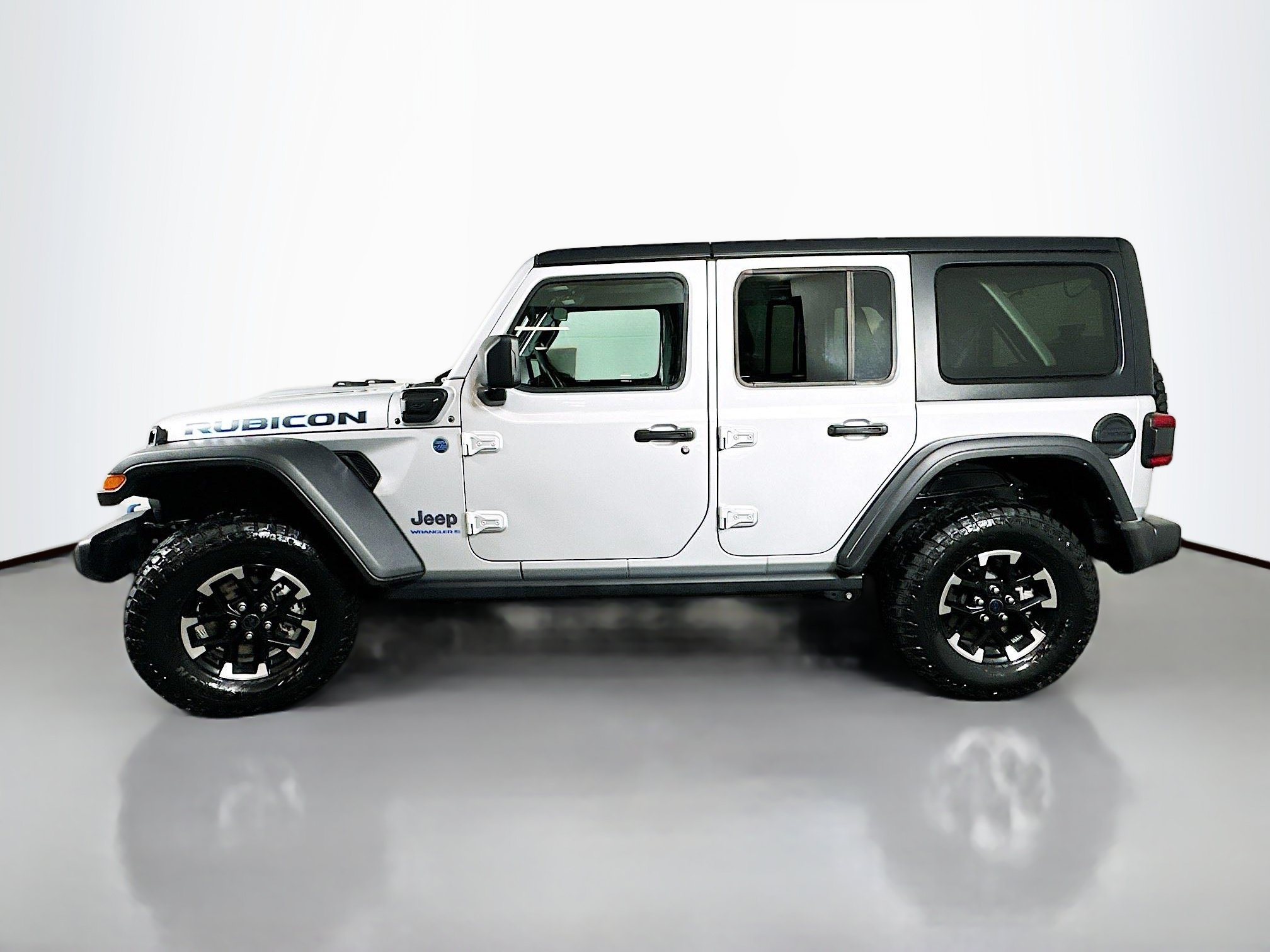 Used 2024 Jeep Wrangler Unlimited Rubicon 4xe AWD/4WD image 4