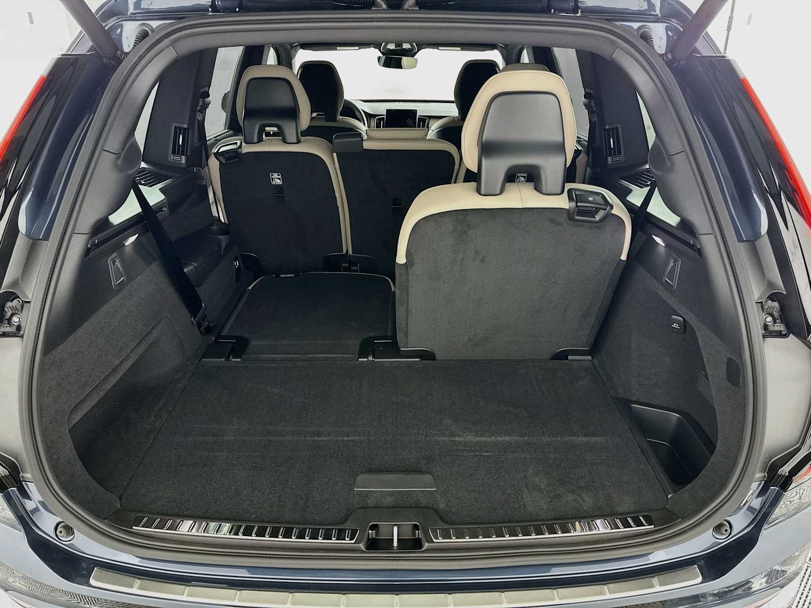 New 2027 Volvo XC90 B6 Plus AWD/4WD image 24