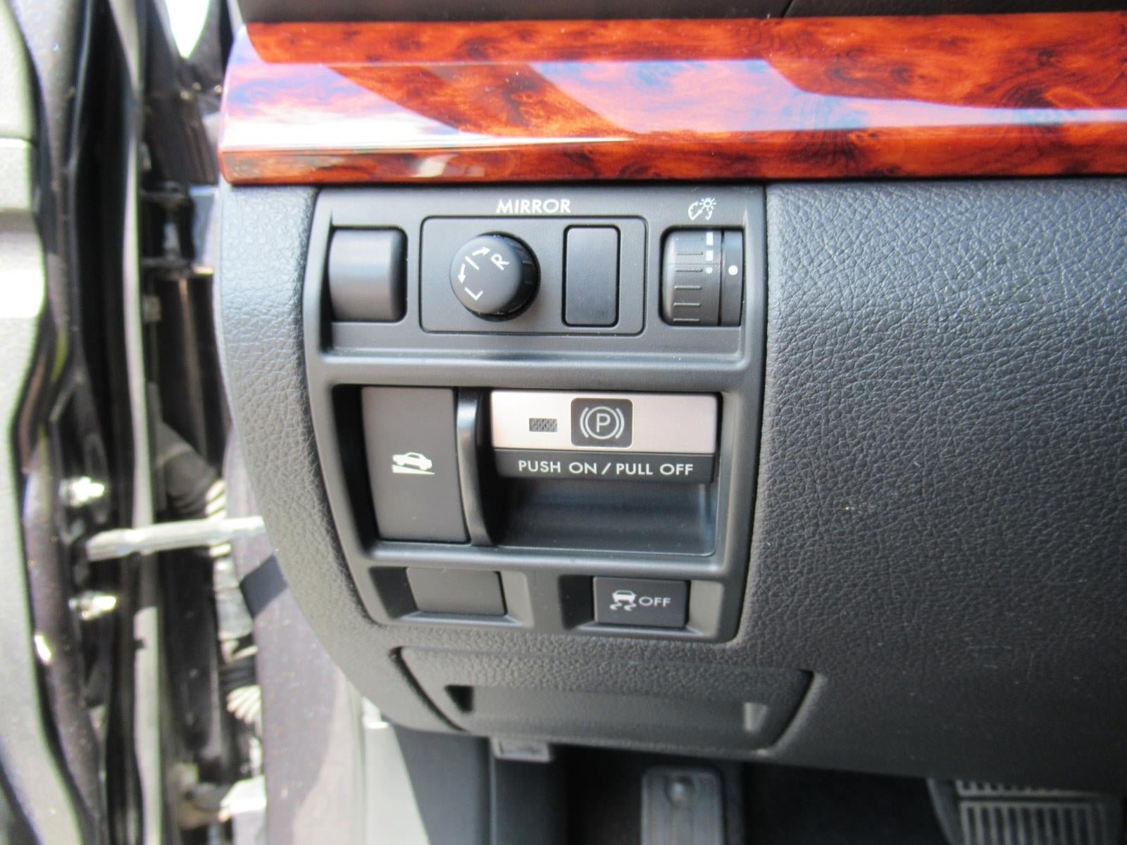Used 2011 Subaru Outback 2.5i Limited AWD/4WD image 23