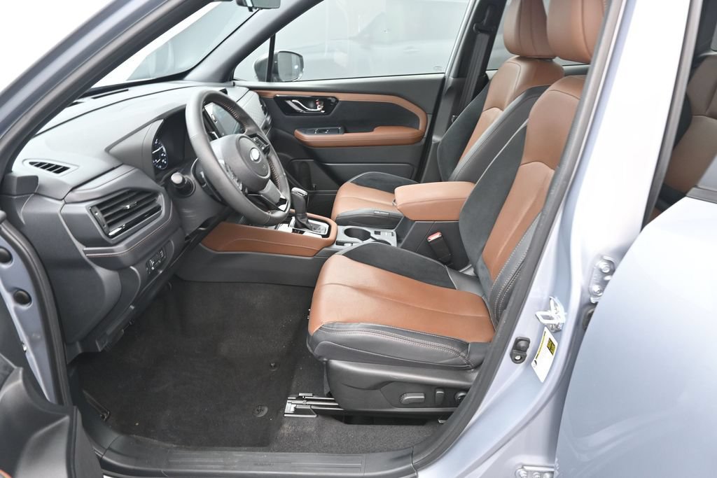 Used 2025 Subaru Forester Touring w/ Popular Package - Touring AWD/4WD image 17