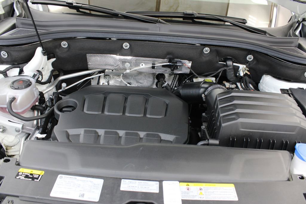 Certified 2024 Volkswagen Atlas Cross Sport SE FWD image 31