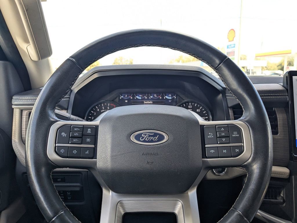 Used 2023 Ford Expedition Limited image 21