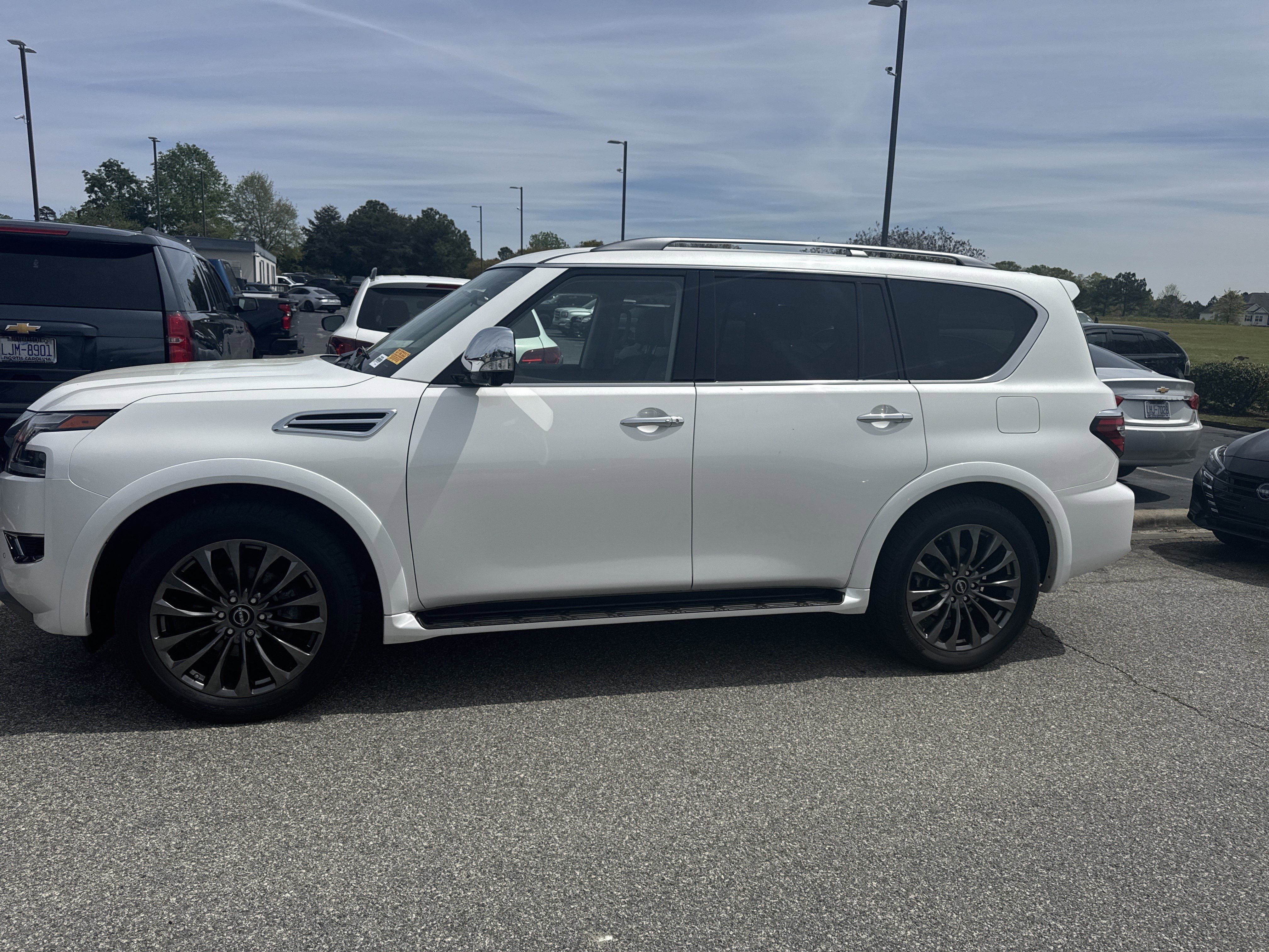 Used 2023 Nissan Armada Platinum w/ Captain's Chairs Package AWD/4WD image 7