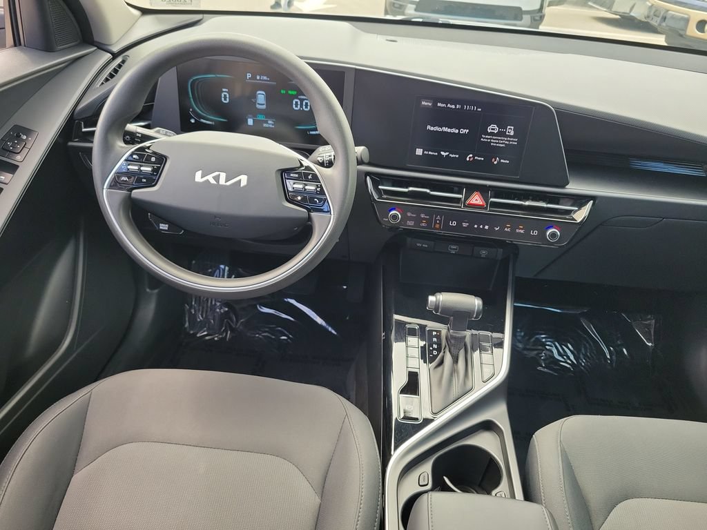 Certified 2025 Kia Niro LX FWD image 26