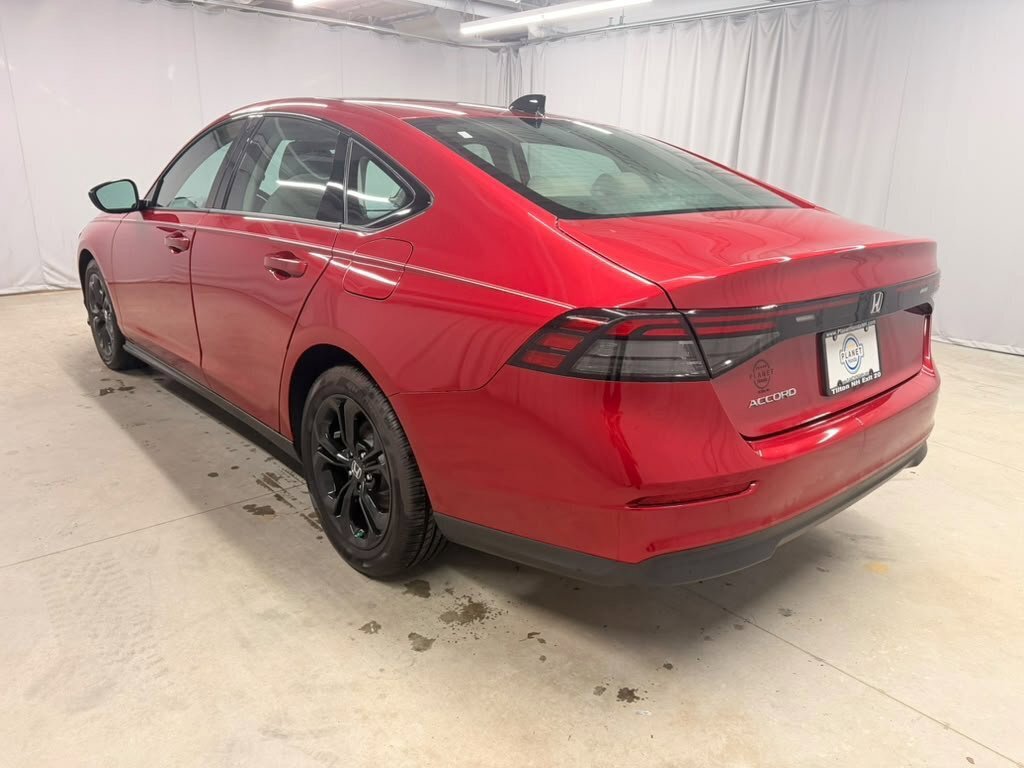 Certified 2025 Honda Accord SE image 11