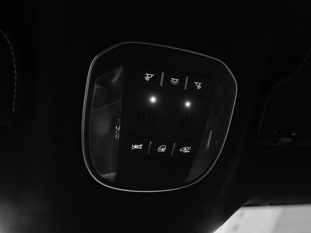 Used 2024 Ferrari 812 Competizione image 81